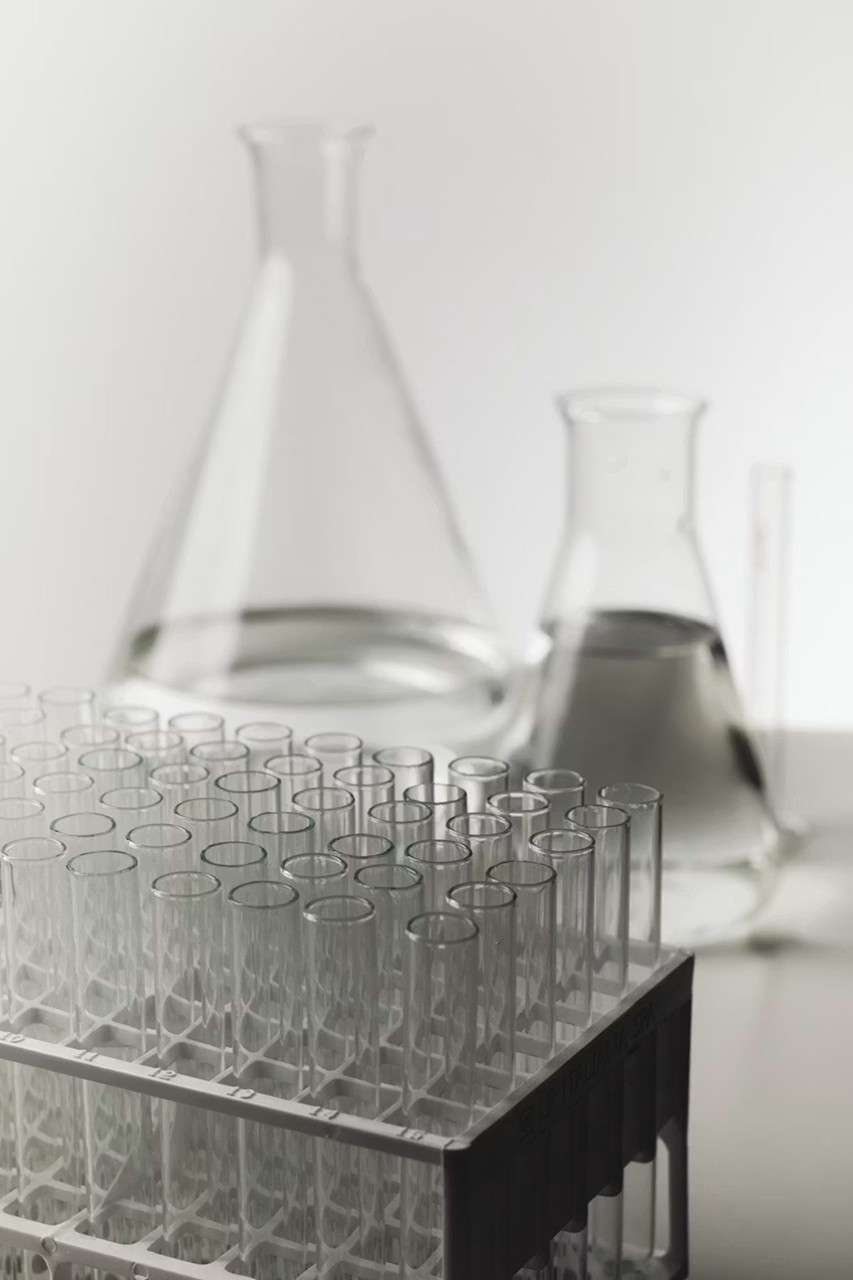 Laboratory glassware — test tubes and Erlenmeyer flasks